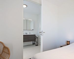 Ingang naar badkamer in Waterlijn 42 | De Groote Duynen, Kamperland, vakantiehuis met moderne voorzieningen in Noord-Beveland, Zeeland.