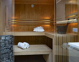 Luxe sauna in Duinvallei 43, bungalow in Kamperland, Noord-Beveland, biedt ontspanning en comfort.