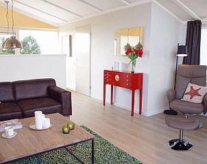 Moderne binnenruimte van Ostrea 16 vakantiehuis, Roompot Beach Resort, Kamperland, Zeeland.