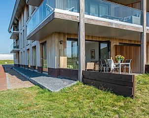 Terrasse von Uithaven 10 | d'Ouwe Haven, Ferienhaus in Kamperland, mit Blick auf den Hafen und die Natur.