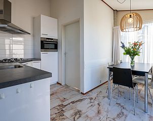 Moderne Kche und Essbereich im Ferienhaus Sophiaboulevard 15, Roompot Beach Resort, Kamperland, Noord-Beveland.