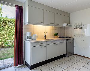 Funktionelle Kche in VZ1170 Ferienbungalow in Kamperland, komplett ausgestattet fr einen komfortablen Aufenthalt in Noord-Beveland, Zeeland.