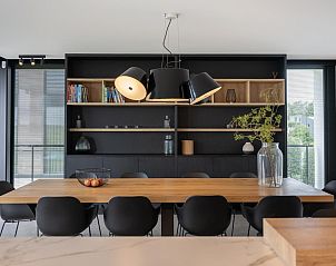 Stilvolles Esszimmer in VZ2401 Luxusvilla in Kamperland, ideal fr Dinnerpartys in Nord-Beveland, Zeeland.