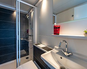 Guest house 590334 - Bungalow Noord-Beveland - Waterlodge Blue Lagoon | Marina Kamperland