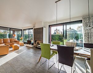 Helles Wohnzimmer im Ferienhaus Beukenlaan 1 | Ruiterplaat, Kamperland, Zeeland.
