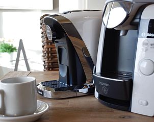 Espressomaschinen in der Kche des Ferienhauses VZ1178 in Kamperland, fr Kaffeeliebhaber.