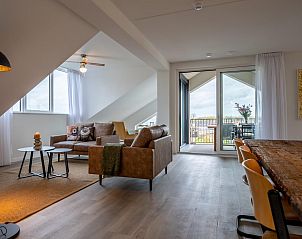 Offener Wohnbereich in VZ2303 Luxus-Penthouse in Kamperland mit Zugang zum Balkon, Noord-Beveland, Zeeland.