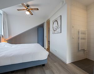 Gerumiges Schlafzimmer in VZ2303 Luxurises Penthouse in Kamperland mit moderner Einrichtung, Noord-Beveland, Zeeland.