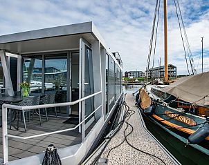 VZ2340 Modern eingerichtetes Wasserhaus in Kamperland mit Blick auf den Jachthafen in Nord-Beveland, Zeeland.