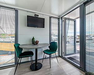 Moderne Kche in VZ2340 Waterlodge in Kamperland, ideal fr einen Urlaub in Noord-Beveland, Zeeland.