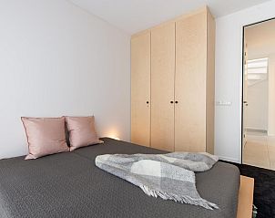 Hal met toegang tot badkamer in VZ1180 Vakantiehuis in Kamperland, Zeeland.