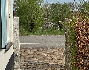 Charmante ingang van Vakantiehuis in Kamperland, een ideale vakantiewoning in Noord-Beveland, Zeeland.