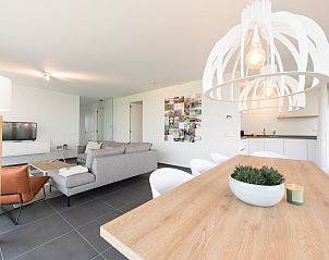 Stijlvolle eetkamer in Zandbank 22, vakantiehuis in Kamperland, Noord-Beveland.