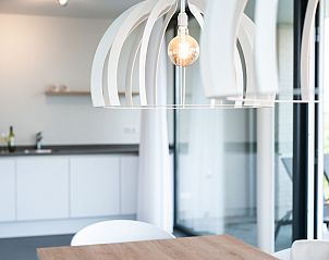 Ruim terras met uitzicht in Zandbank 22, bungalow in Kamperland, Noord-Beveland.