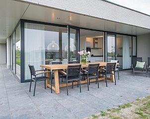 Moderne keuken in Zandbank 22, vakantiehuis in Kamperland, Noord-Beveland.