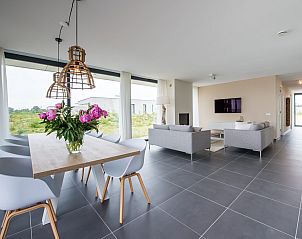 Lichte en open woonkamer in Zandbank 18 | De Groote Duynen, Kamperland, Noord-Beveland.