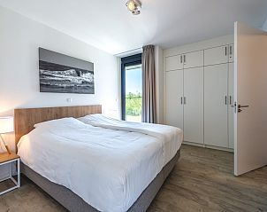 Luxe keuken met moderne apparatuur in Duinvallei 08, vakantiehuis in Kamperland, Noord-Beveland.