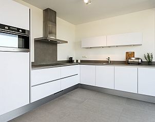 Panoramisch uitzicht op water en natuur in Waterlijn 10, vakantiehuis in Kamperland, Noord-Beveland.