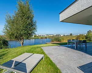 Ontspannen aan het water bij Waterlijn 11 | De Groote Duynen in Kamperland, luxe bungalow in Zeeland.