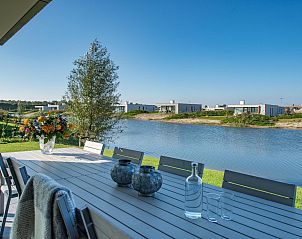 Gezellig dineren aan het water bij Waterlijn 11 | De Groote Duynen, vakantieaccommodatie in Kamperland, Zeeland.