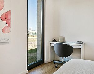 Werkruimte met uitzicht in Waterlijn 11 | De Groote Duynen, vakantiehuis in Kamperland, Zeeland.