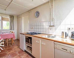 Woonkamer in vakantiehuis ZE1136 in Kamperland, Zeeland, met comfortabele zitplaatsen.