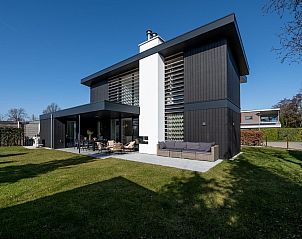 Buitenkant van Beukenlaan 11 | Ruiterplaat, modern vakantiehuis in Kamperland, Noord-Beveland, Zeeland.