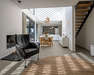 Open woonkamer en keuken in Beukenlaan 11 | Ruiterplaat, Kamperland, vakantiehuis Noord-Beveland, Zeeland.