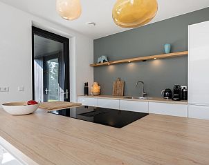 Moderne keuken in Beukenlaan 11 | Ruiterplaat, Kamperland, vakantiehuis Noord-Beveland, Zeeland.