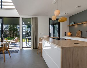 Ruime keuken en eetkamer in Beukenlaan 11 | Ruiterplaat, Kamperland, vakantiehuis Noord-Beveland, Zeeland.