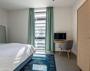 Slaapkamer met bureau in Beukenlaan 11 | Ruiterplaat, Kamperland, vakantiehuis Noord-Beveland, Zeeland.