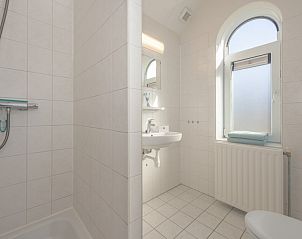 Guest house 590360 - Holiday property Noord-Beveland - Kindervilla R5