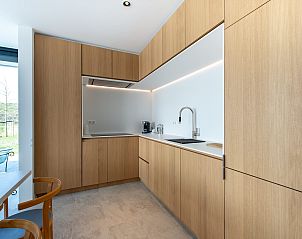 Elegantes Kchendesign in Waterline 02 | De Groote Duynen, Kamperland, mit viel Stauraum.