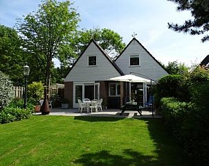 Verblijf 600140 • Vakantiewoning Schouwen-Duiveland • Luxe vrijstaand 6-persoons vakantiehuis met grote tuin in 