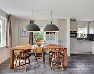 Guest house 600429 - Bungalow Schouwen-Duiveland - Duinpark 't Hof van Haamstede | 6-persoons bungalow | 6DL