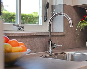 Guest house 600429 - Bungalow Schouwen-Duiveland - Duinpark 't Hof van Haamstede | 6-persoons bungalow | 6DL