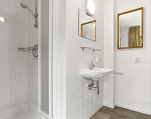 Guest house 600436 - Bungalow Schouwen-Duiveland - Duinpark 't Hof van Haamstede | 8-persoons bungalow | 8CE