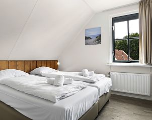 Guest house 600436 - Bungalow Schouwen-Duiveland - Duinpark 't Hof van Haamstede | 8-persoons bungalow | 8CE