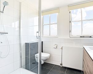 Guest house 600437 - Bungalow Schouwen-Duiveland - Duinpark 't Hof van Haamstede | 5-persoons bungalow | 5C