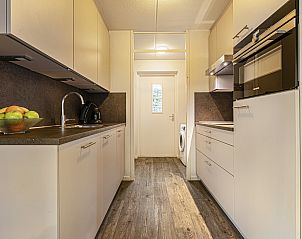 Guest house 600437 - Bungalow Schouwen-Duiveland - Duinpark 't Hof van Haamstede | 5-persoons bungalow | 5C