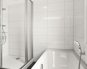 Guest house 600443 - Bungalow Schouwen-Duiveland - Duinpark 't Hof van Haamstede | 8-persoons bungalow | 8EL1