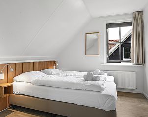 Guest house 600443 - Bungalow Schouwen-Duiveland - Duinpark 't Hof van Haamstede | 8-persoons bungalow | 8EL1