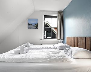 Guest house 600443 - Bungalow Schouwen-Duiveland - Duinpark 't Hof van Haamstede | 8-persoons bungalow | 8EL1