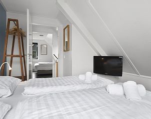 Guest house 600443 - Bungalow Schouwen-Duiveland - Duinpark 't Hof van Haamstede | 8-persoons bungalow | 8EL1