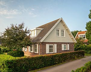 Guest house 600461 - Bungalow Schouwen-Duiveland - Duinpark 't Hof van Haamstede | 8-persoons bungalow | 8E2