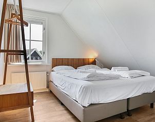 Guest house 600461 - Bungalow Schouwen-Duiveland - Duinpark 't Hof van Haamstede | 8-persoons bungalow | 8E2