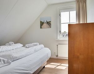 Guest house 600461 - Bungalow Schouwen-Duiveland - Duinpark 't Hof van Haamstede | 8-persoons bungalow | 8E2