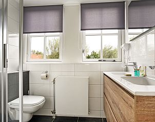 Guest house 600462 - Bungalow Schouwen-Duiveland - Duinpark 't Hof van Haamstede | 4-persoons bungalow | 4BL