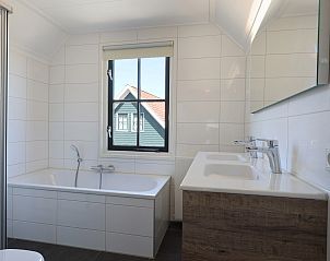 Guest house 600463 - Bungalow Schouwen-Duiveland - Duinpark 't Hof van Haamstede | 10-persoons bungalow | 10F