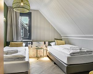 Guest house 600482 - Bungalow Schouwen-Duiveland - Duinpark 't Hof van Haamstede | 8-persoons bungalow | 8EL2